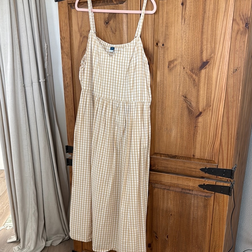 Beige/White Gingham Old Navy Maxi Dress XXL